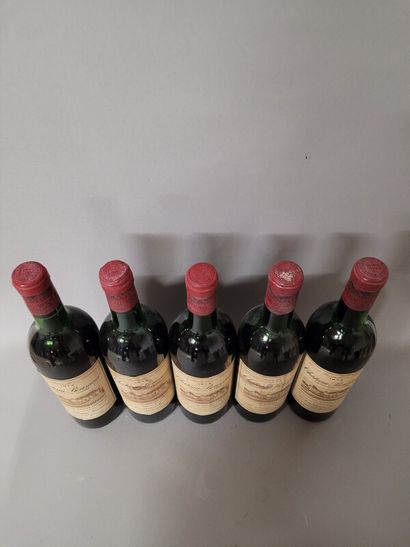 5 blles Ch. BOUSCAUT Graves 1974 - mi-épaule,...