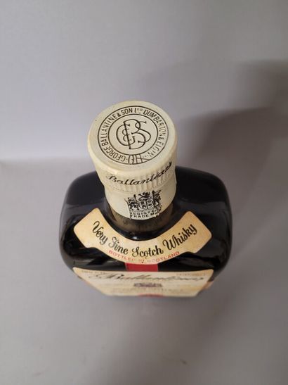 1 mag BALLANTINES Scotch Whisky 43° 189c...