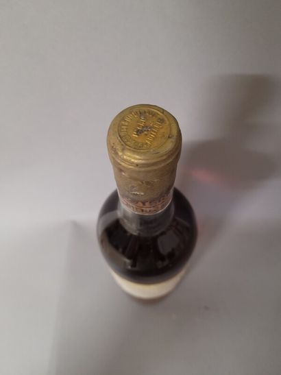 1 blle Ch. SUDUIRAUT Sauternes 1965 - Mi-épaule,...