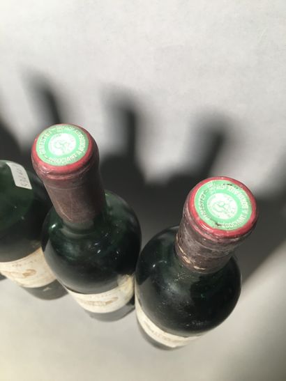 13 blles Ch. MARGAUX Margaux 1972 - 7 mi-épaule...