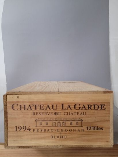 12 blles Ch. LA GARDE (blanc) Pessac-Léognan...
