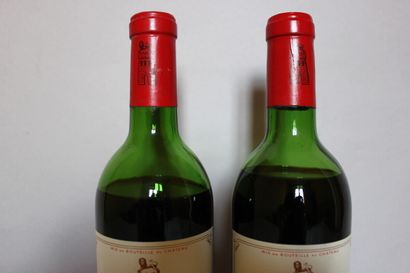 2 blles Ch. LATOUR Pauillac 1966 - 1 mi-épaule,...