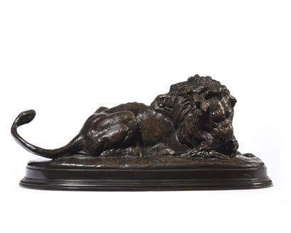 Lion dévorant une biche Épreuve en bronze...