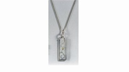 JEAN DESPRÉS (1889-1980) Pendentif rectangulaire...