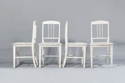 TRAVAIL DES ANNEES 1930 Suite de quatre chaises...