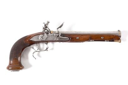BOUTET Beau pistolet à silex d’officier....