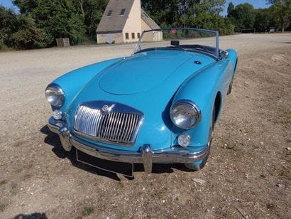 1959
Numéro de série HDA4358219

Nombreux...