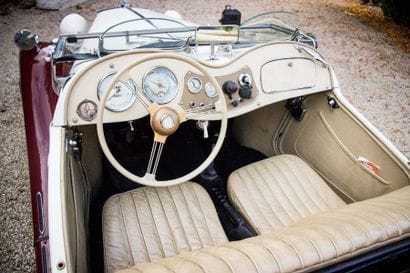 1952
Numéro de série XPAGTD22893

Conduite...