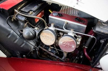 1952
Numéro de série XPAGTD22893

Conduite...
