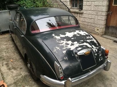 1961
La première berline à carrosserie monocoque...