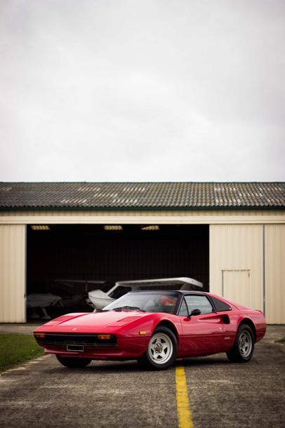 1981FERRARI 308 GTSI
Numéro de série ZFFAA02A5B0034771

Peinture...