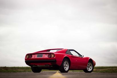 1981FERRARI 308 GTSI
Numéro de série ZFFAA02A5B0034771

Peinture...