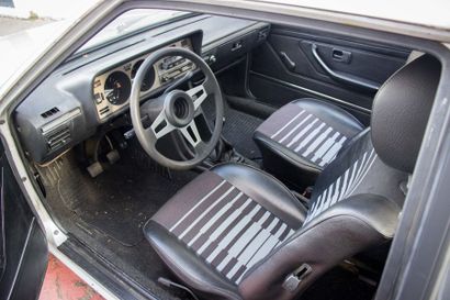 1981
Voiture de famille

79 500 kilomètres

Carte...