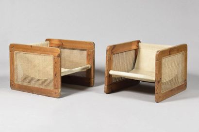 EVOLUZIONE Pair of cubic armchairs with wide...