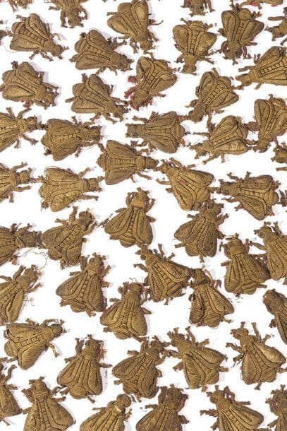 Set of 24 bees of gold wire and canetille...