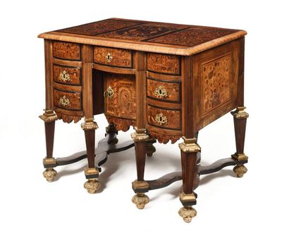 BUREAU MAZARIN de forme rectangulaire en...