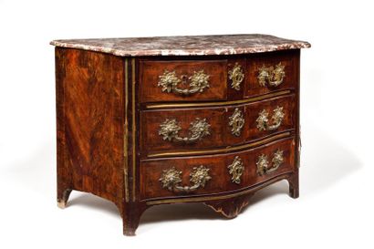 COMMODE D'ENTRE DEUX en placage de palissandre...