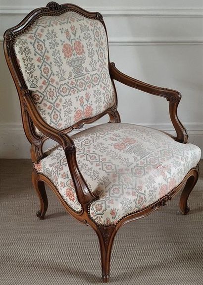 PAIRE DE FAUTEUILS et PAIRE DE CHAISES en...