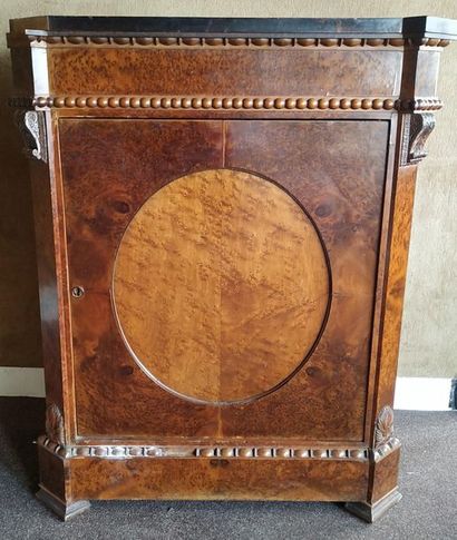 MEUBLE A HAUTEUR D'APPUI en placage de loupe...