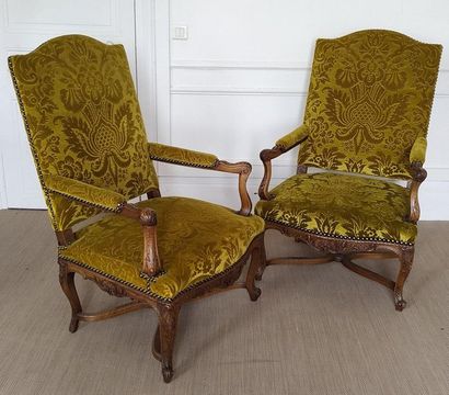 PAIR OF HIGH-BACK FALLS in natural wood moulded...