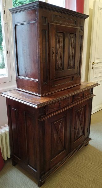 
CABINET in two bodies in walnut with a strongly...