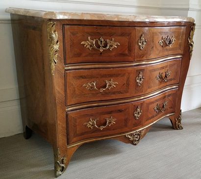 COMMODE in veneer wood and marquetry opening...