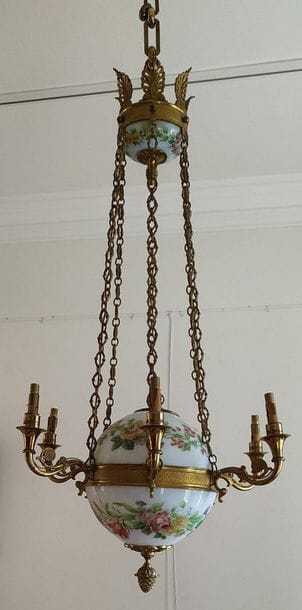Gilt bronze chandelier with six moving light...