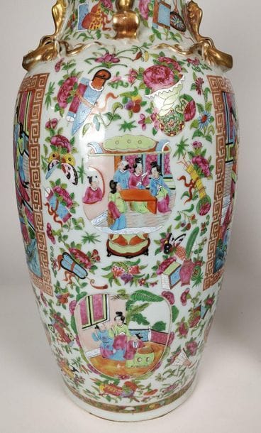 CHINA Pair of large baluster vases in Canton...