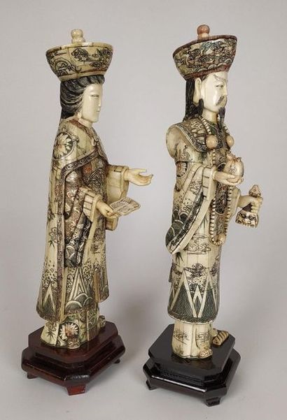 CHINA Couple of dignitaries Pair of large...