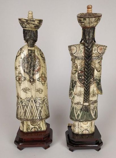 CHINA Couple of dignitaries Pair of large...
