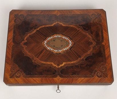 BOSTON PLAYING BOX in rosewood and marquetry...