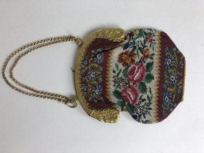 BURSE in polychrome pearls, the frame in...