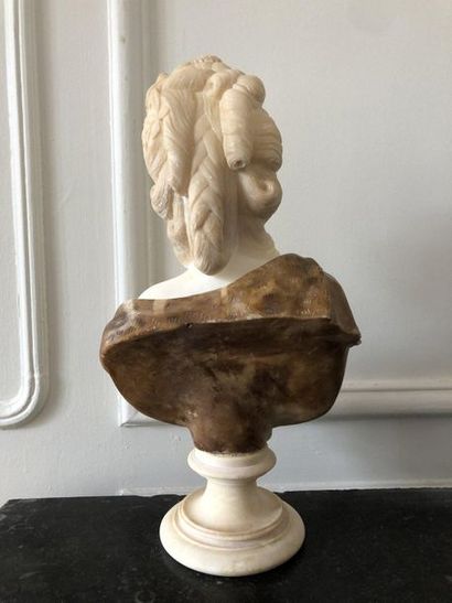 After Félix LECOMTE (1737-1817) Bust of Marie-Antoinette...