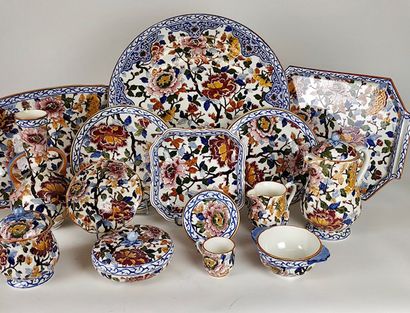 GIEN Earthenware dinner service with floral...