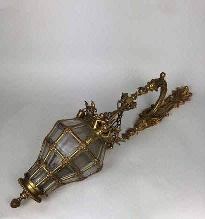 LANTERN OF VESTIBULE in gilt bronze and glass...