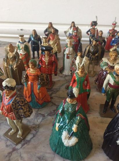 LEAD FIGURINES Collection of 178 lead figurines...