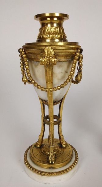 PAIR OF CASSOLETTES forming candlesticks...