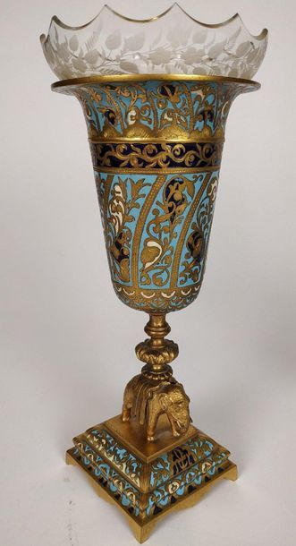 PAIR OF VASES in gilt bronze and cloisonné...