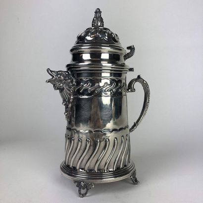 Silver CHOPPER with chiselled decoration...