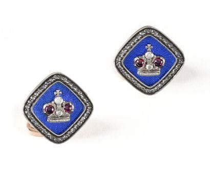 CUFFLINKS

Decorated with crowns

14k gold,...