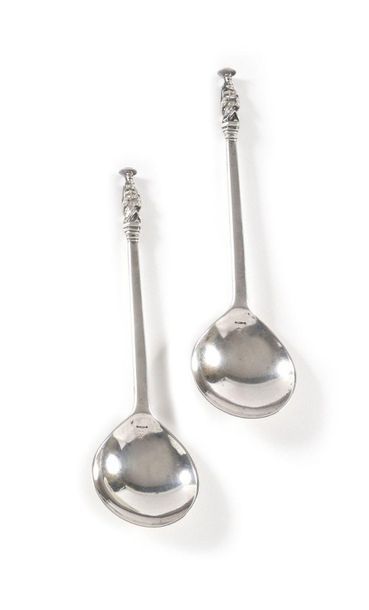 PAIR OF SPOONS for the liturgy

Decorated...