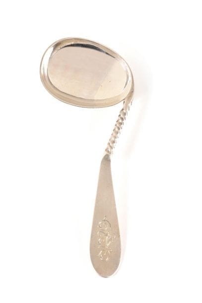 LOUCHE by MOROZOV

 Engraved silver

Punches:...