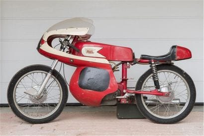 1960 MOTO MORINI CORSACO 125
Succession de...