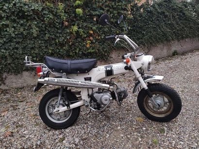 1969 HONDA DAX
Cadre numéro ST70-555481

Moteur...