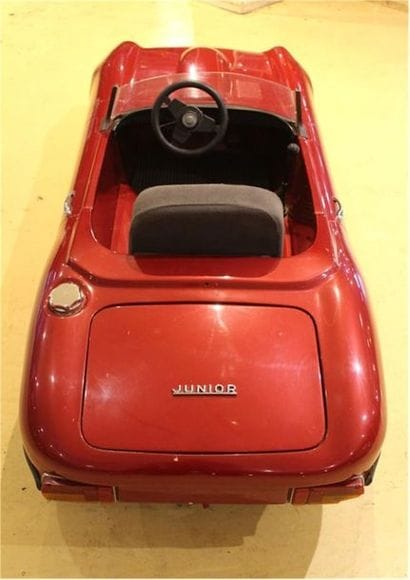 MINI JAGUAR TYPE E JUNIOR



Très belle représentation...
