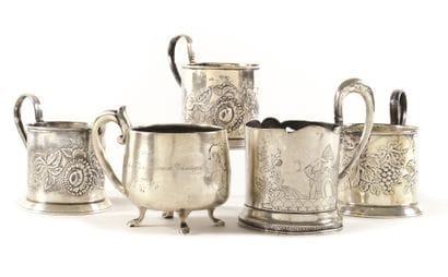 LOT DE 5 PORTE-VERRES

3 en métal argenté...