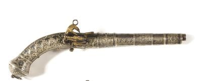PISTOLET CAUCASIEN A SILEX 

Décoré d’argent...