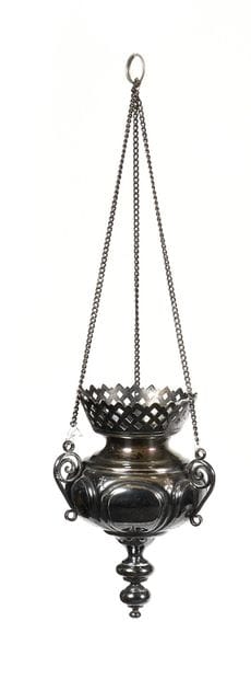 LOT DE 5 ENCENSOIRS

Métal, bronze, argent

9...