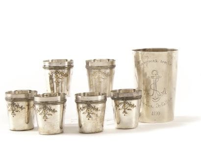 
LOT : 6 verres à vodka. Argent. Poinçons...