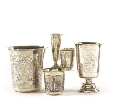 LOT : 3 verres à vodka. Argent, tchern, gravé....